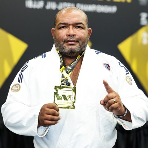 Bruno Bastos conquistou sua terceira medalha de ouro no Mundial Master de Jiu-Jitsu da IBJJF (Foto: Divulgação/FUJI)