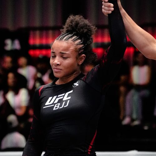 Campeã peso-galo do UFC BJJ, Cássia Moura poderá se tornar também campeã do peso-mosca caso vença Adele Fornarino (Foto: Dai Bueno)