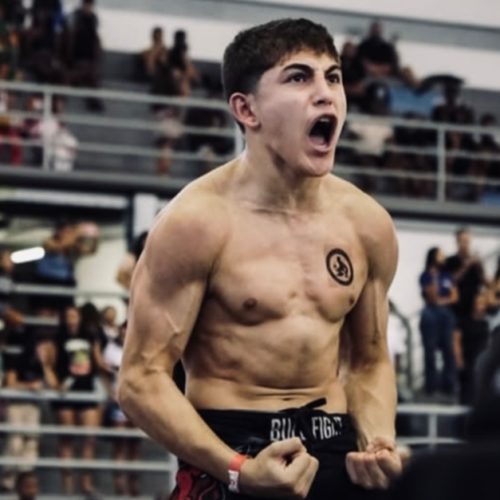 Christian Monteiro, de apenas 15 anos, entrará em ação para a disputa de uma superluta no Turris Invitational, em novembro (Foto: Reprodução)